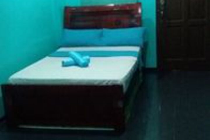 Room 10 of 20