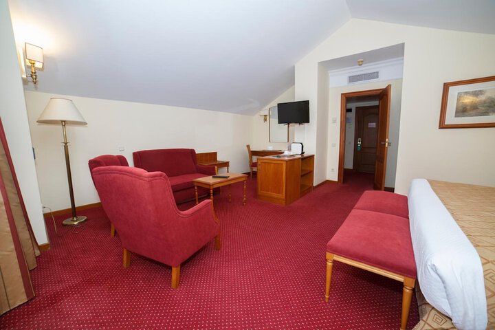 Room 13 of 49