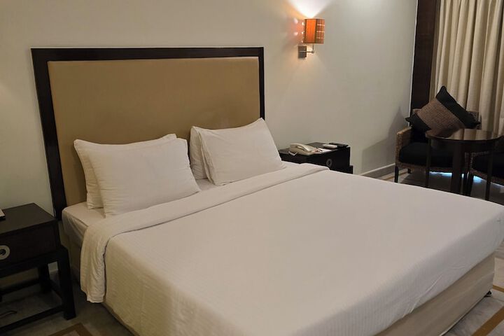 Room 13 of 53