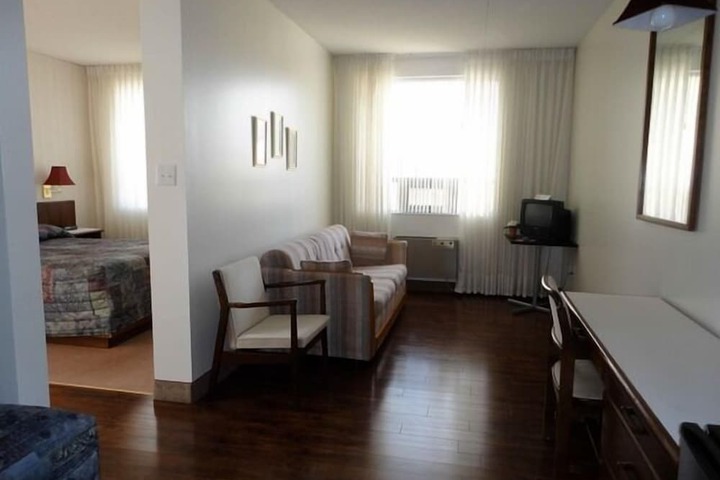Room 20 of 34