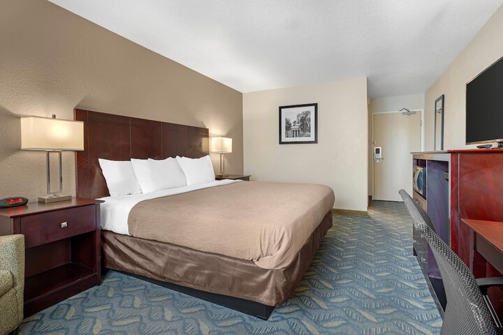 Room 21 of 69