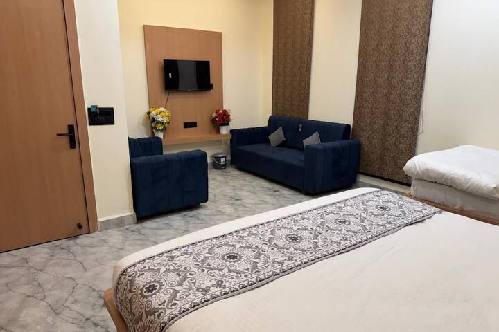 Room 6 of 31