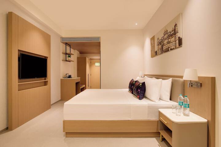 Room 5 of 40