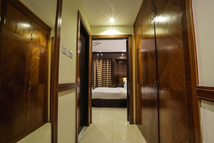 Room 27 of 86