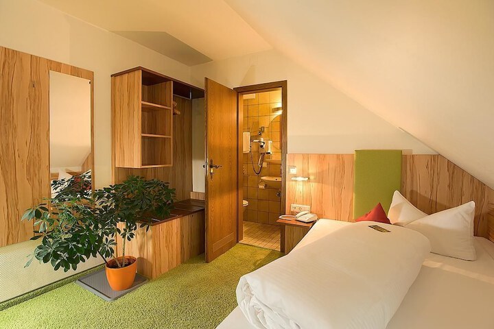 Room 18 of 39
