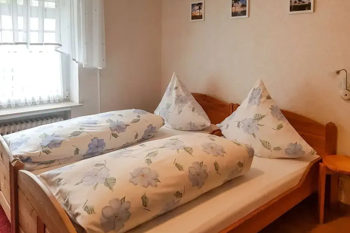 Room 3 of 13
