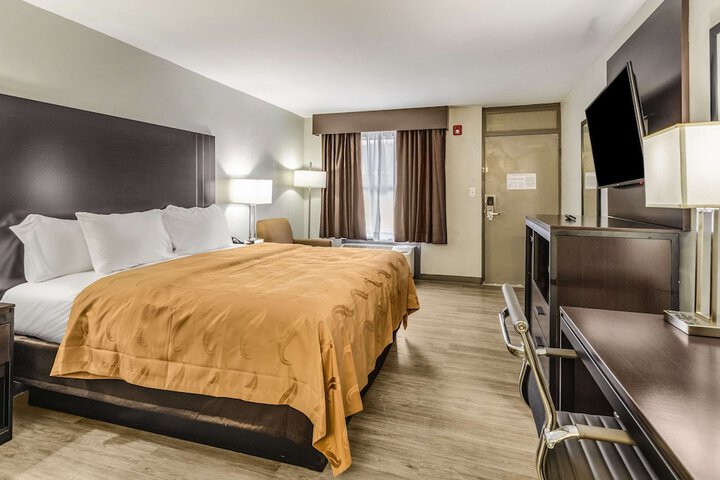 Standard | King Bed (6 of 9)