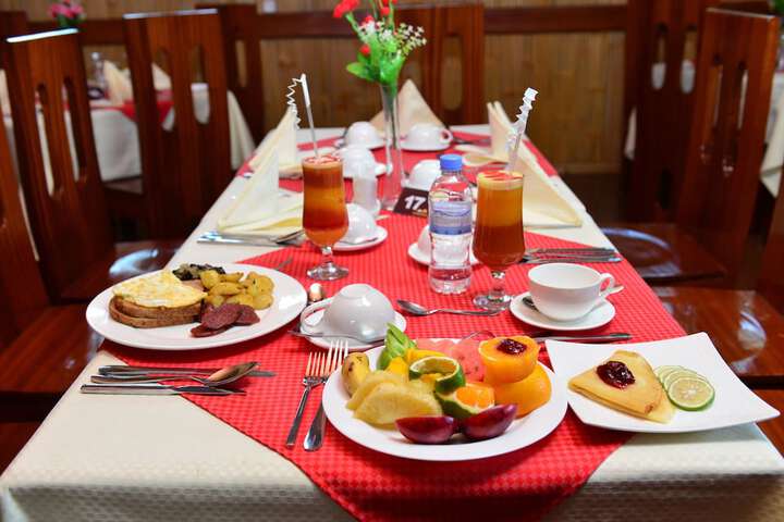 Breakfast/Coffee Service 24 of 45