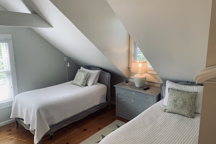 Room 4 of 66