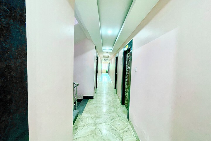 Ballroom/Hall 30 of 33