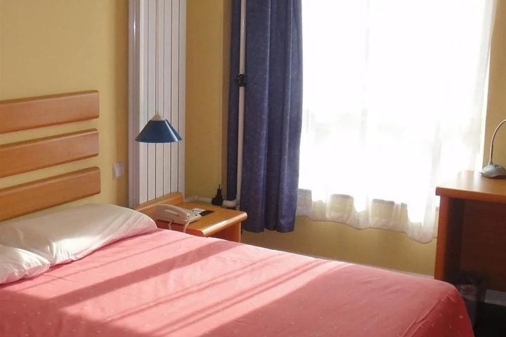 Home Inn Hohhot Xinhua Square Wenhuagong Street