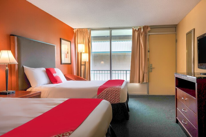 Room 12 of 40