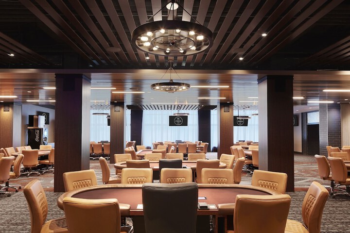 Entertainment 15 of 33