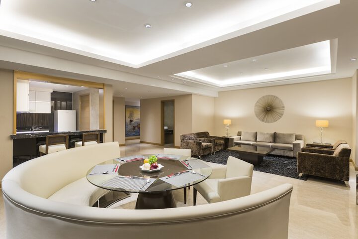 Room 3 of 64