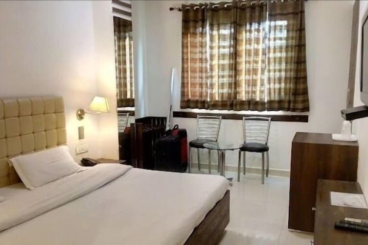 Room 8 of 48
