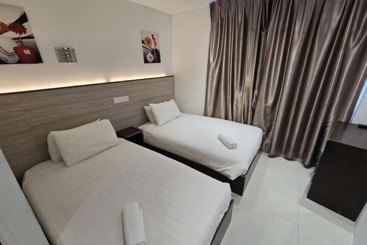 Room 16 of 29