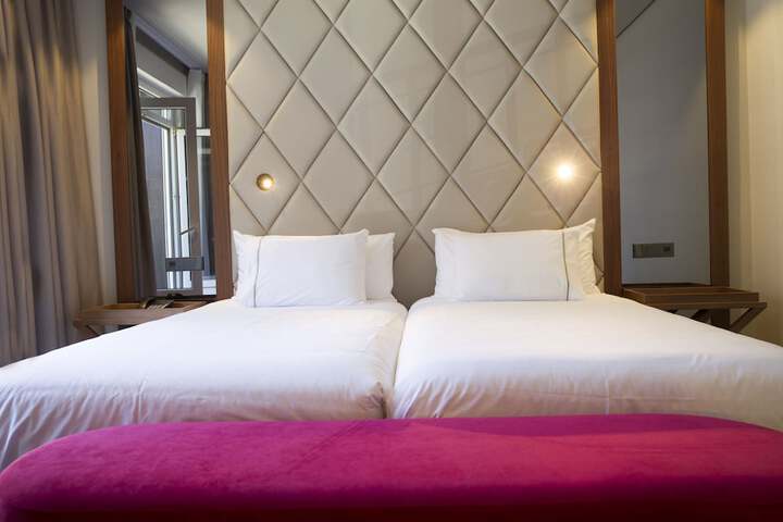 Room 26 of 121