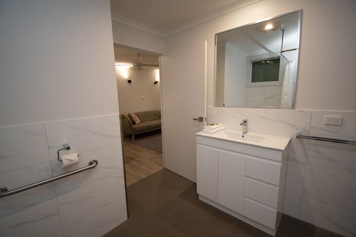 Room 165 of 224