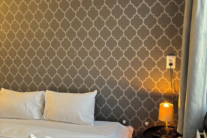Room 18 of 53