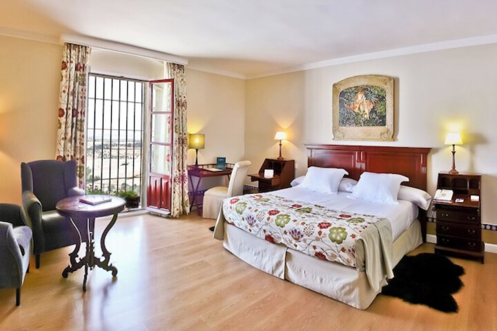 Room 28 of 61