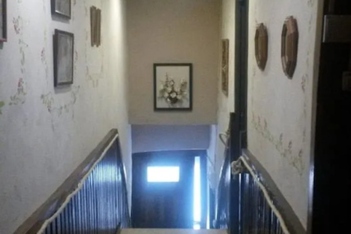 Room 11 of 13