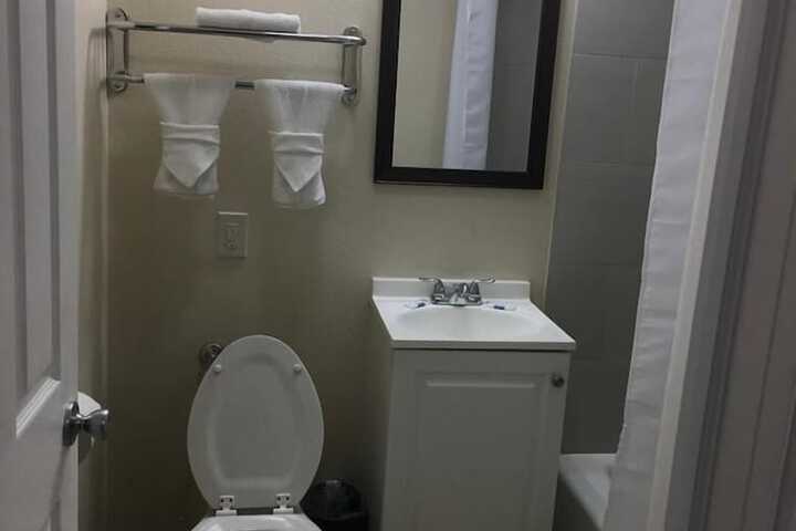 Room 8 of 17