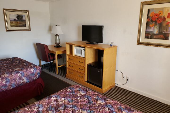 2 Double Beds (10 of 14)