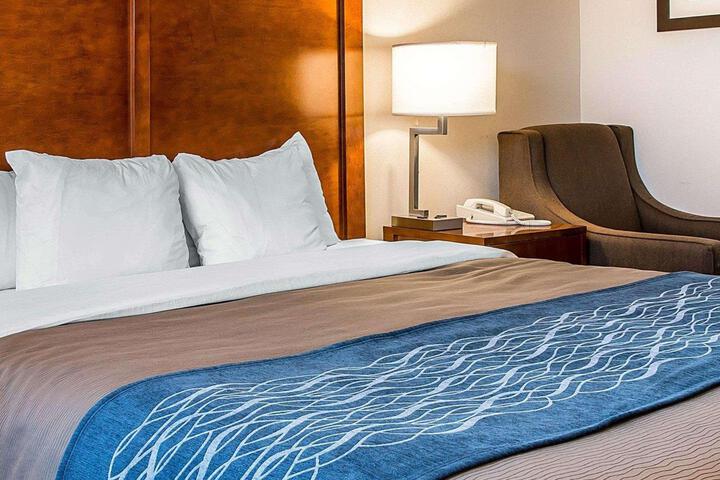 Standard King Bed Accessible (5 of 7)