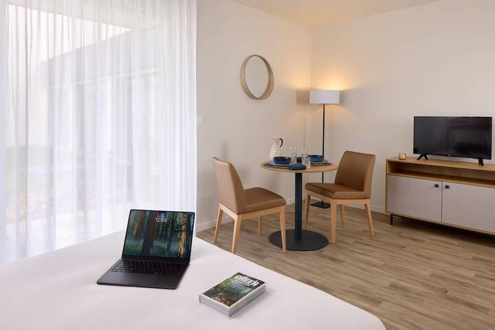 Room 16 of 30