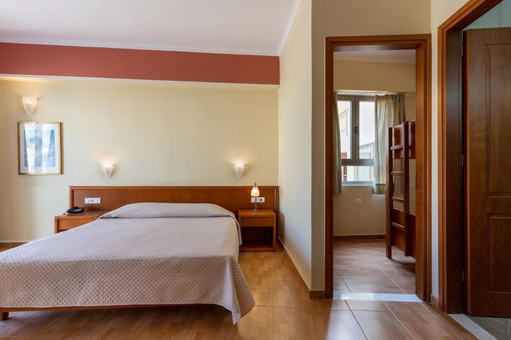 Room 34 of 234