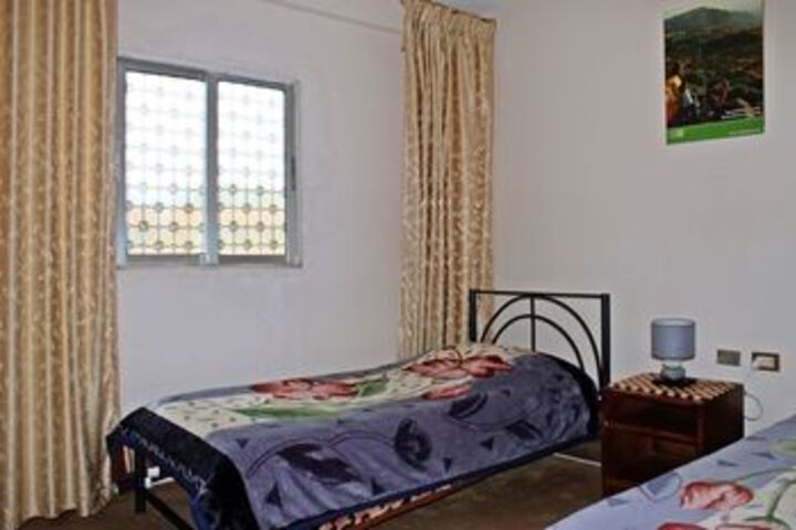 Room 10 of 24