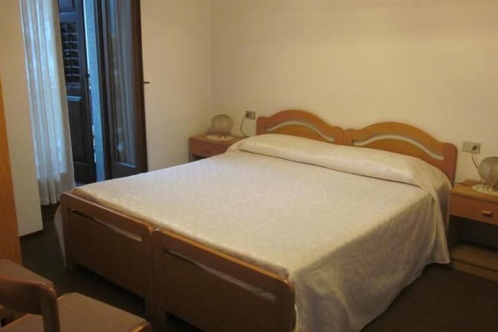 Room 7 of 31