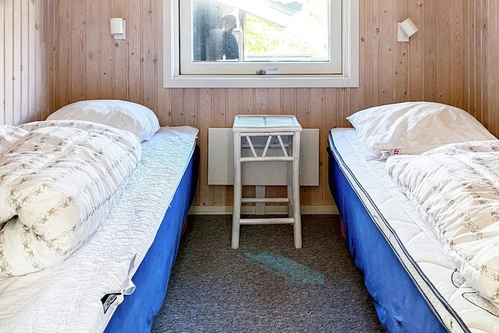 Room 5 of 17