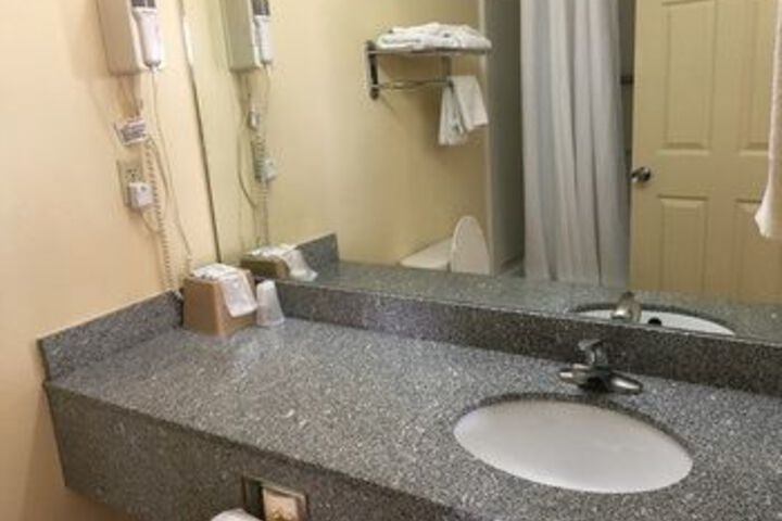 Room 2 of 5