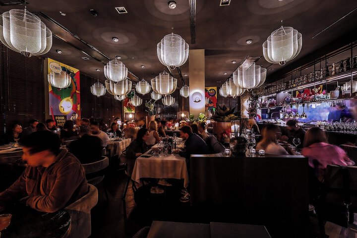 Dining 30 of 49