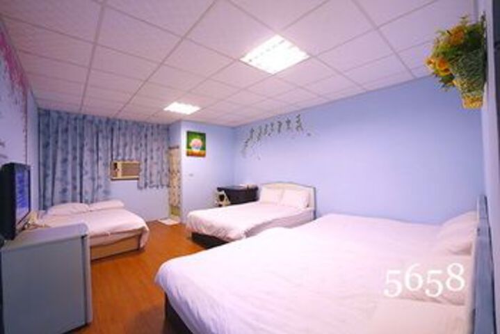 Room 76 of 118