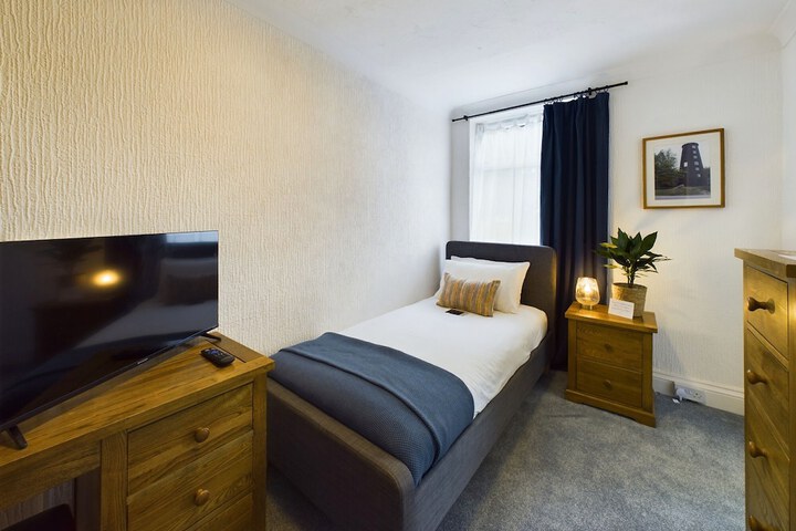 Room 16 of 46