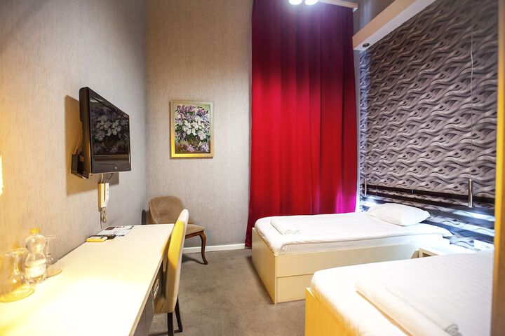Room 12 of 91