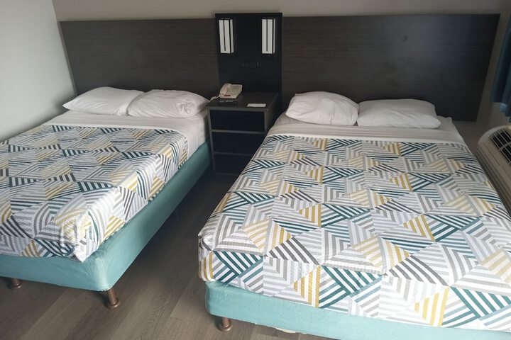1 Double Bed Accessible (4 of 8)