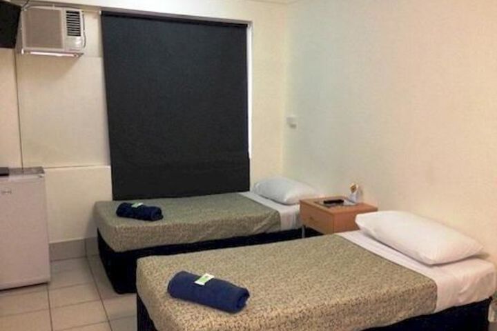 Room 16 of 33