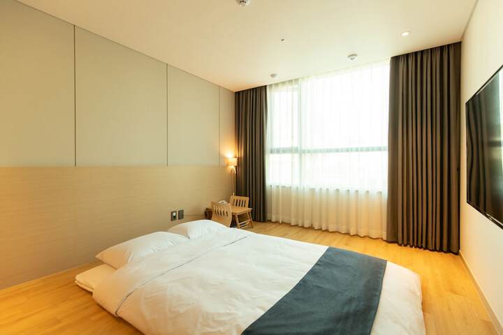 Room 17 of 61