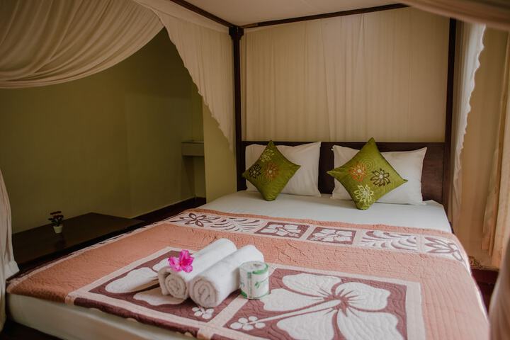 Room 6 of 27