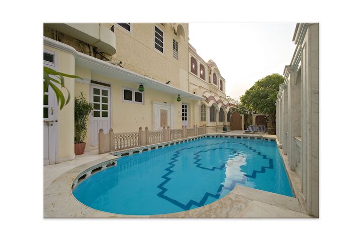 Hotel Pool