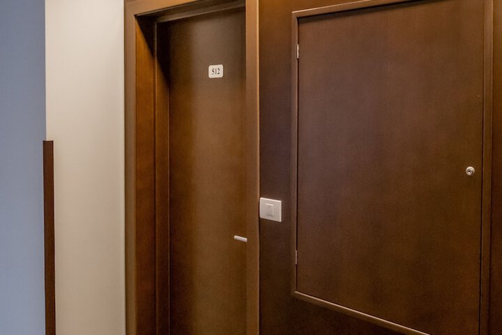 Room 31 of 102