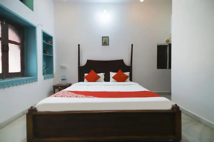 Room 3 of 15