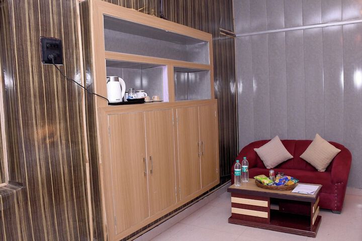 Room 9 of 29