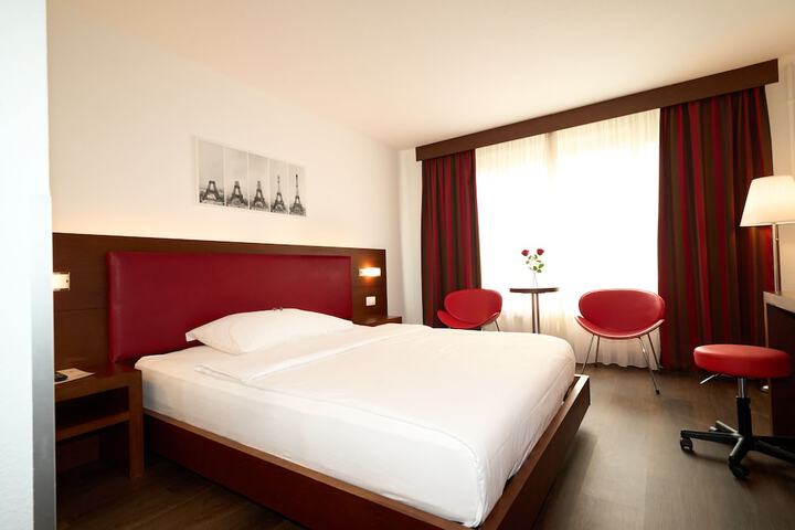 Room 21 of 49