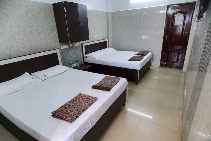 Room 7 of 14