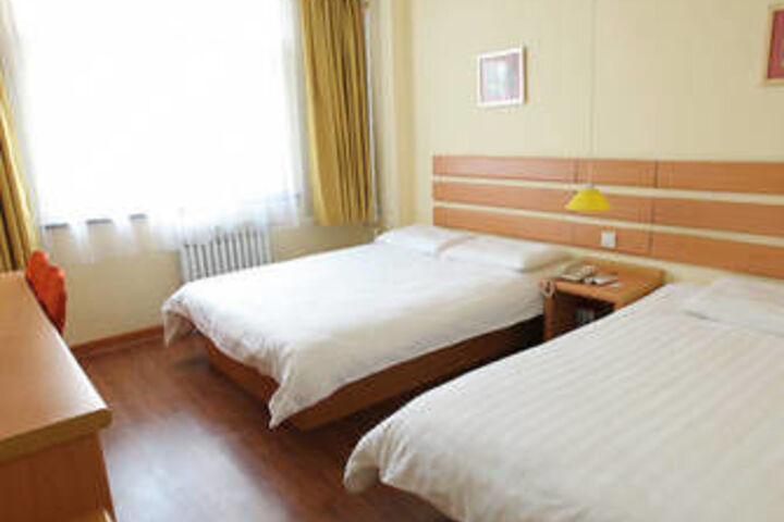 Room 13 of 23