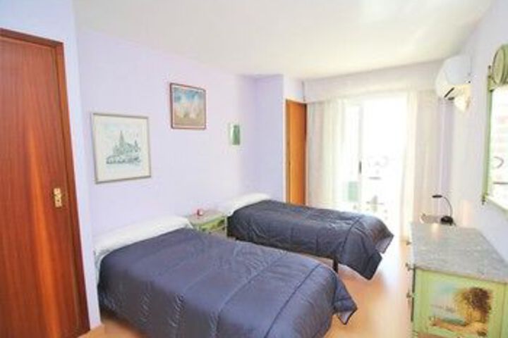Room 9 of 22
